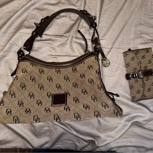 Beautiful vintage Dooney & Bourke bag & wallet set